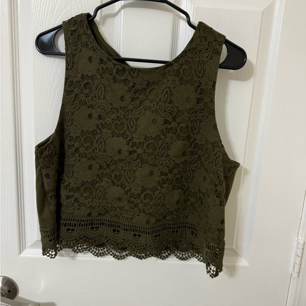 *NWT* Olive Green Lace Crop Top